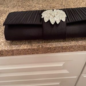Evening bag with crystal.
